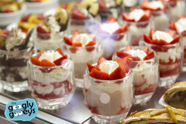 Florentine Dessert Strawberries & Cream 